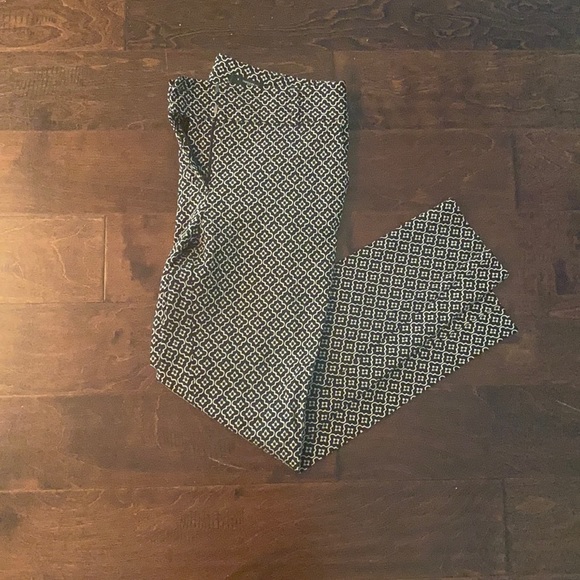 LOFT Pants & Jumpsuits Lightly Worn Loft Skinny Pant Size 6 Poshmark